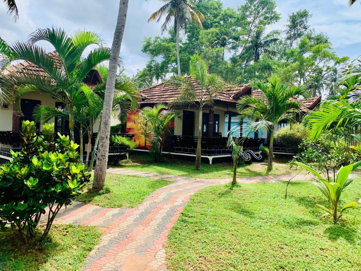 Maadathil Cottages Varkala Exterior foto