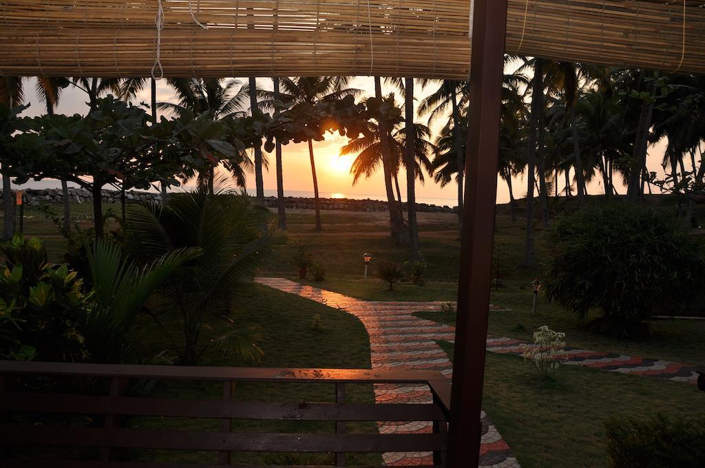 Maadathil Cottages Varkala Quarto foto