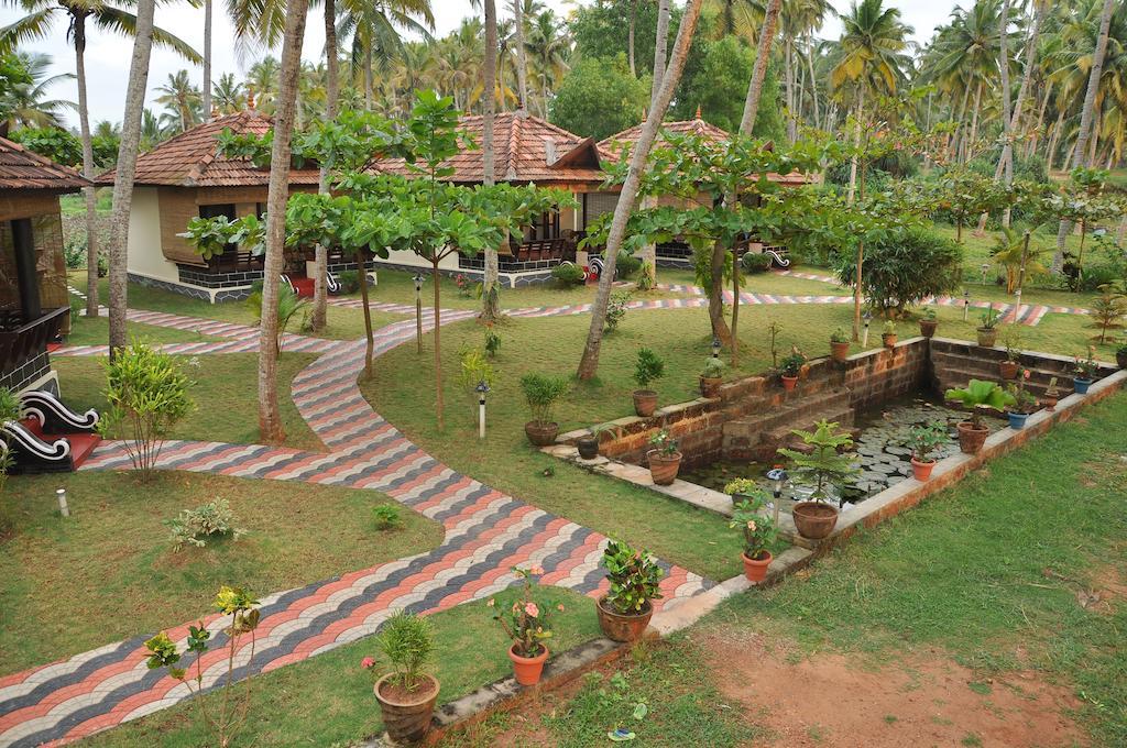 Maadathil Cottages Varkala Quarto foto