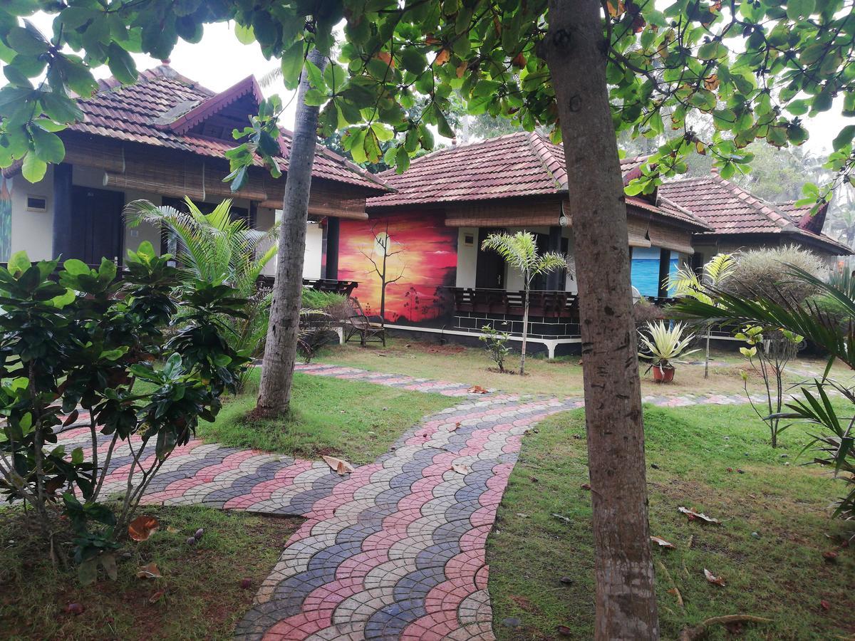 Maadathil Cottages Varkala Exterior foto